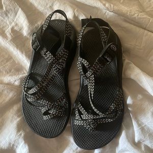 Chacos size 8W